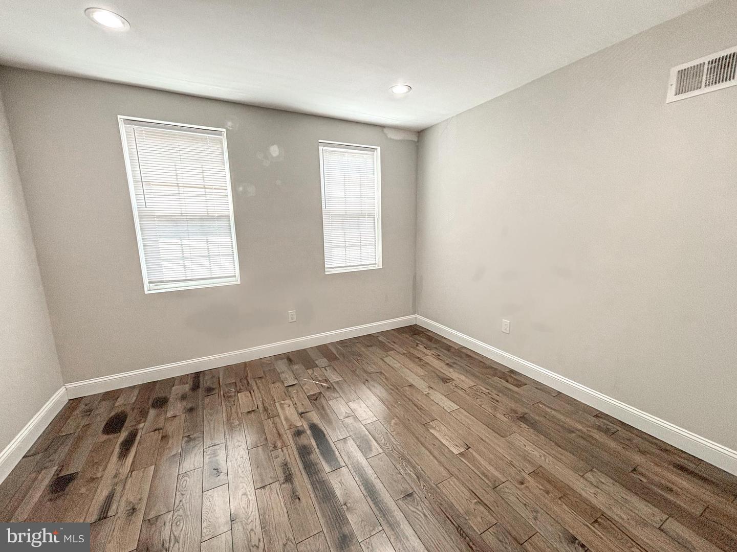 1135 S MOLE ST