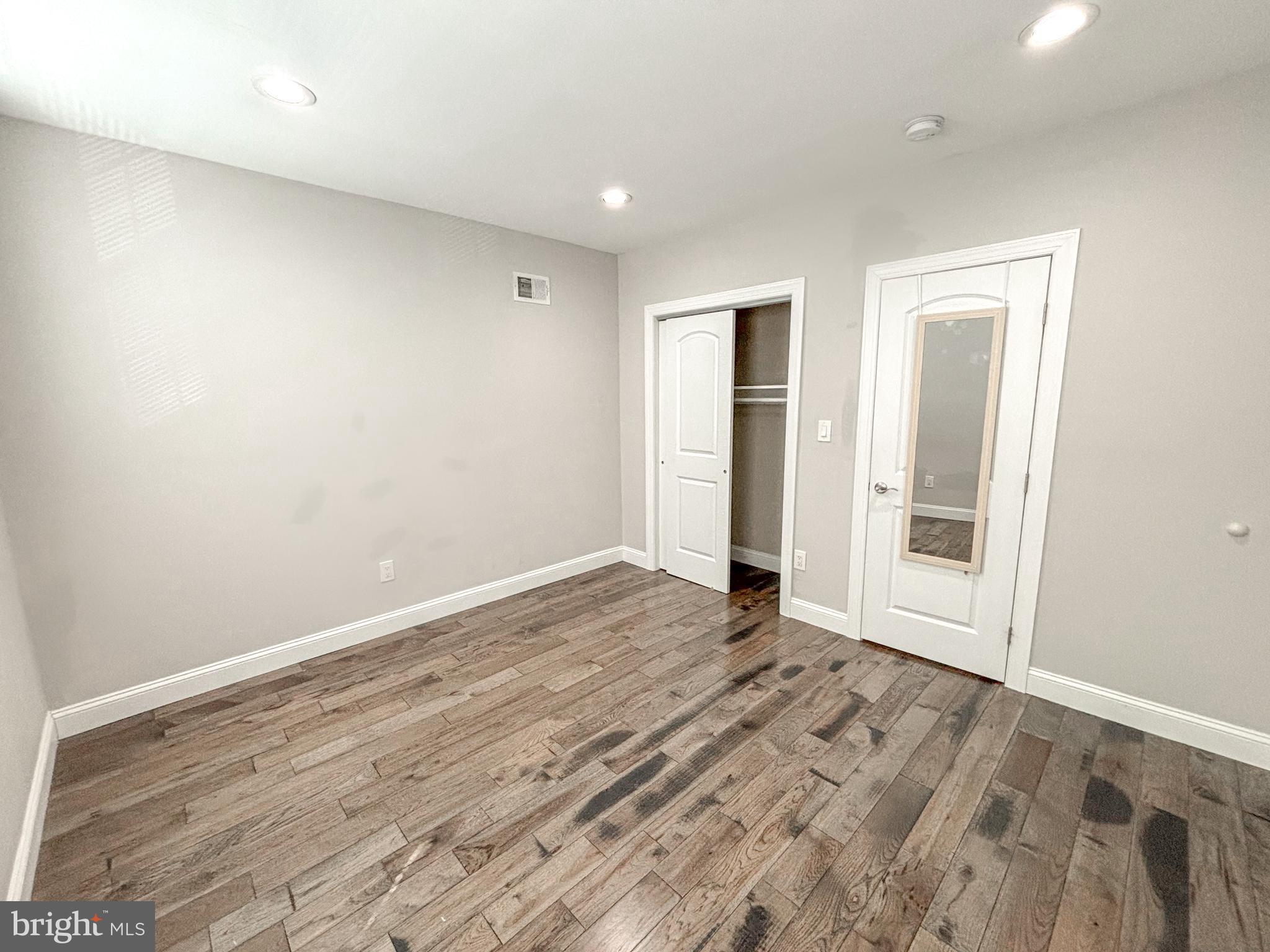 1135 S MOLE ST