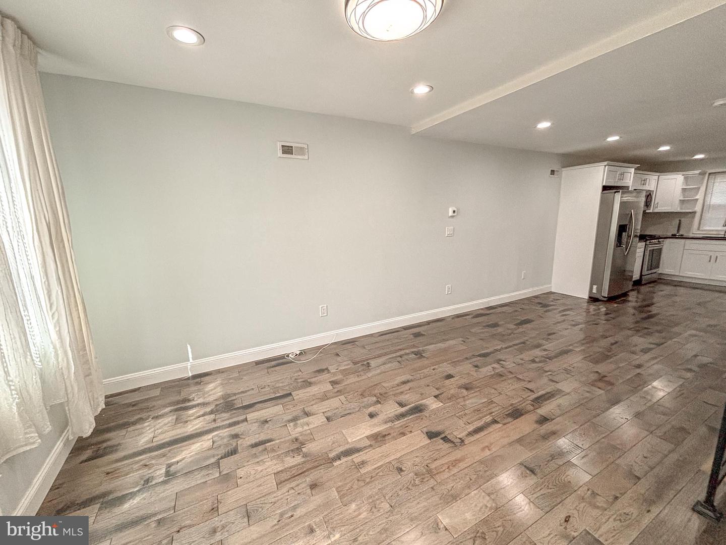 1135 S MOLE ST
