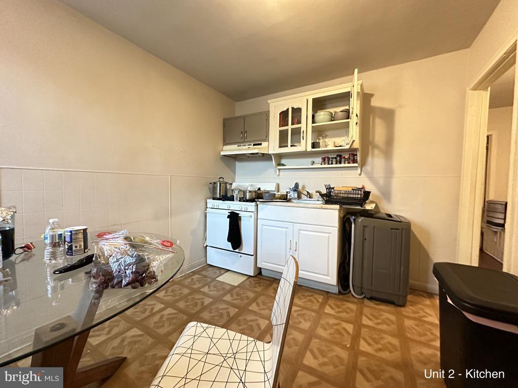 6102 CASTOR AVE #2