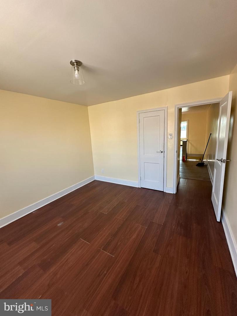 6102 CASTOR AVE #2