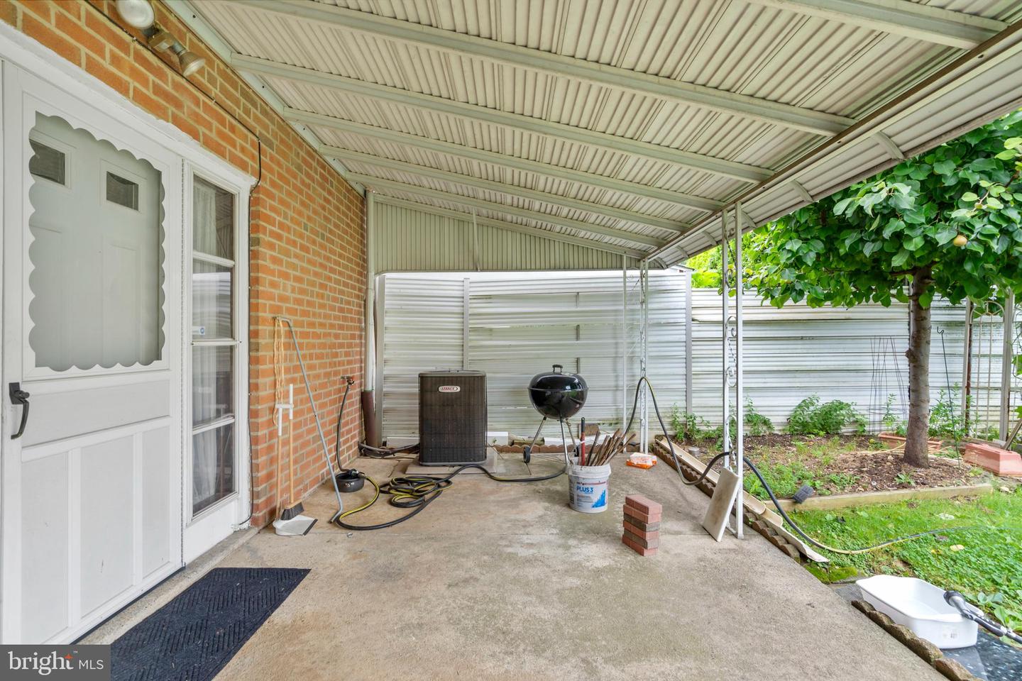 11932 Farwell Rd