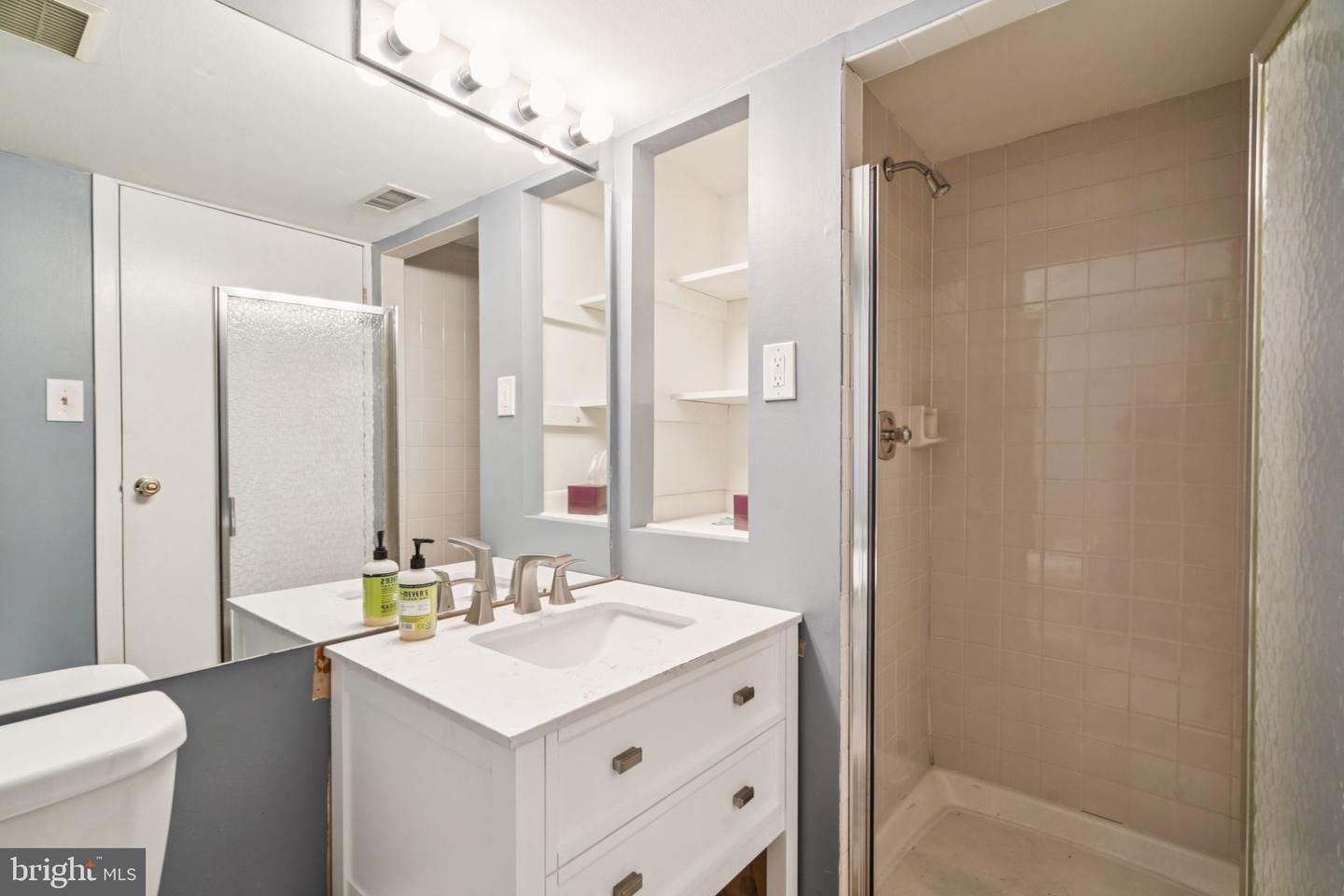 115-19 Cuthbert St #B