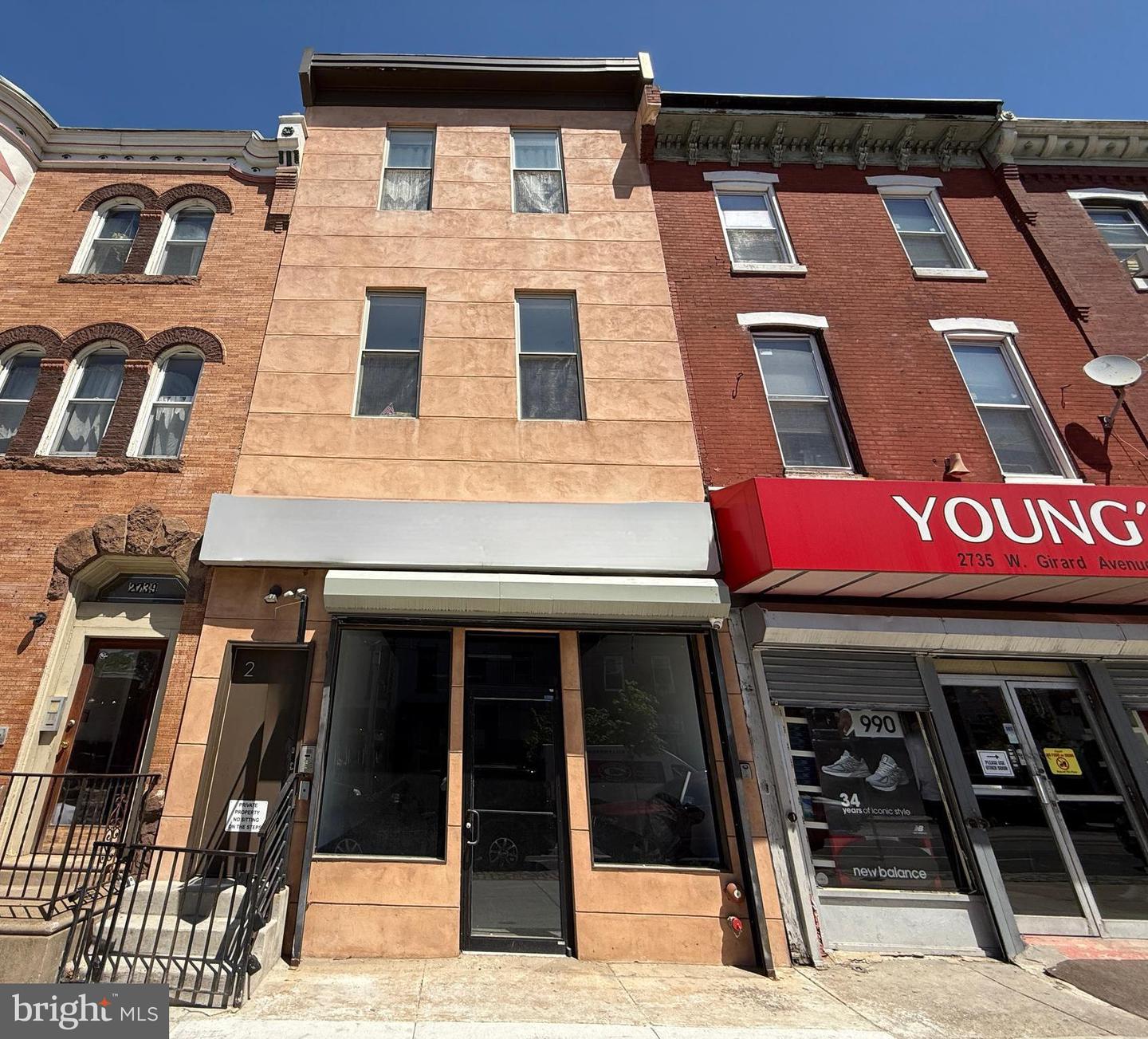2737 W Girard Ave