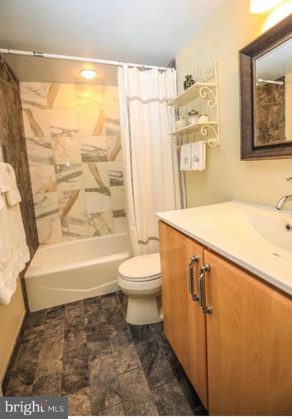 224 W RITTENHOUSE SQUARE 30 2105