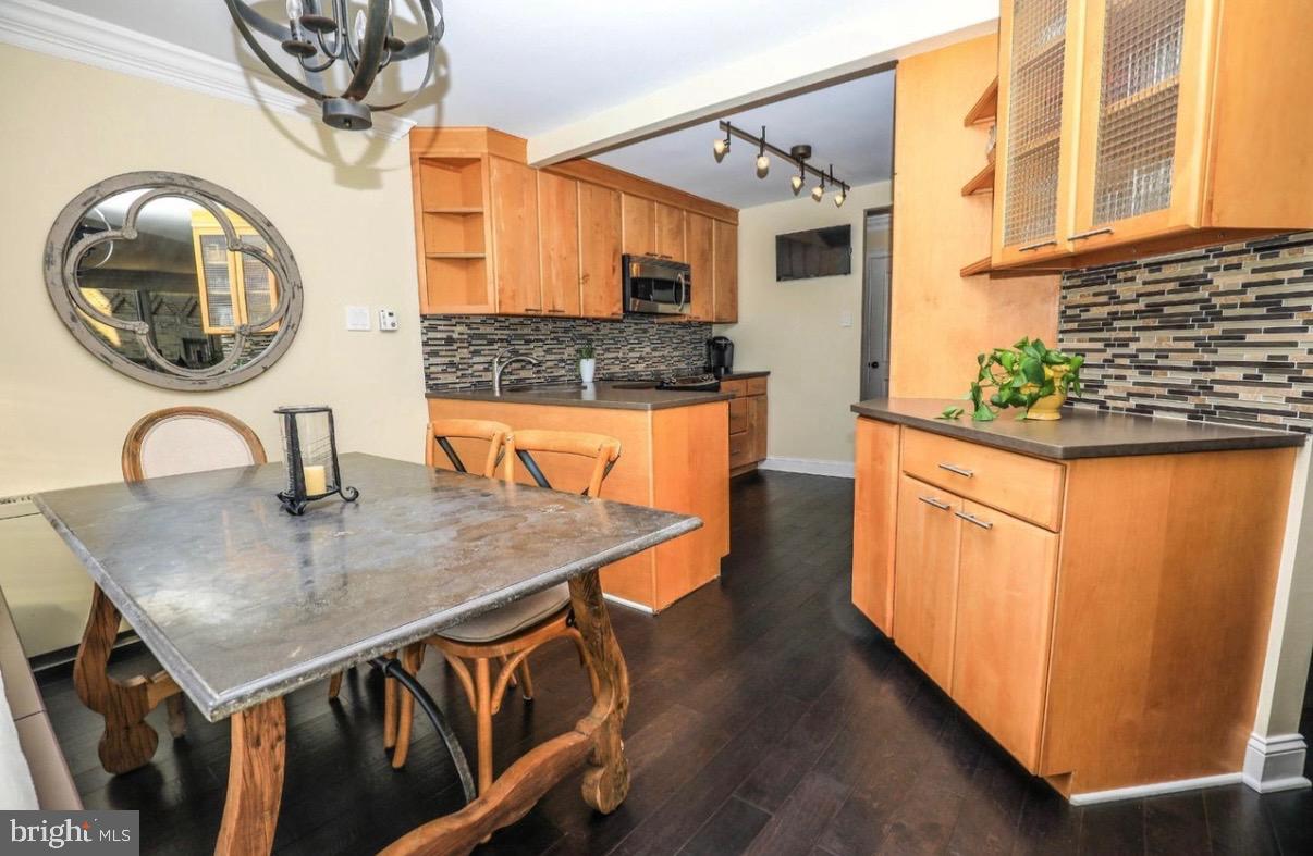 224 W RITTENHOUSE SQUARE 30 2105