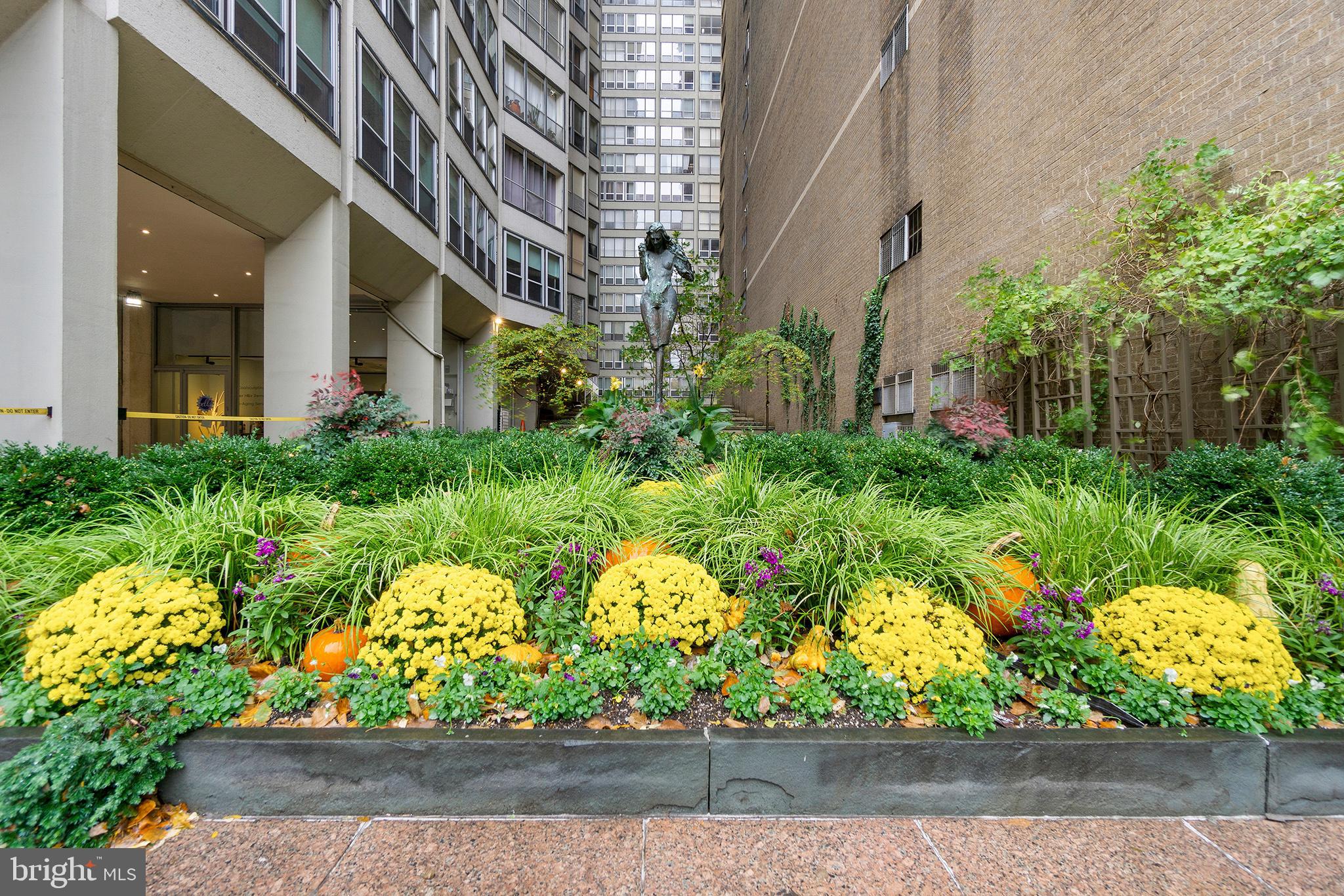 224 W RITTENHOUSE SQUARE 30 2105