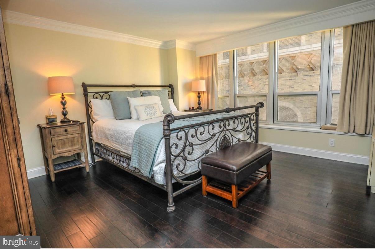224 W RITTENHOUSE SQUARE 30 2105