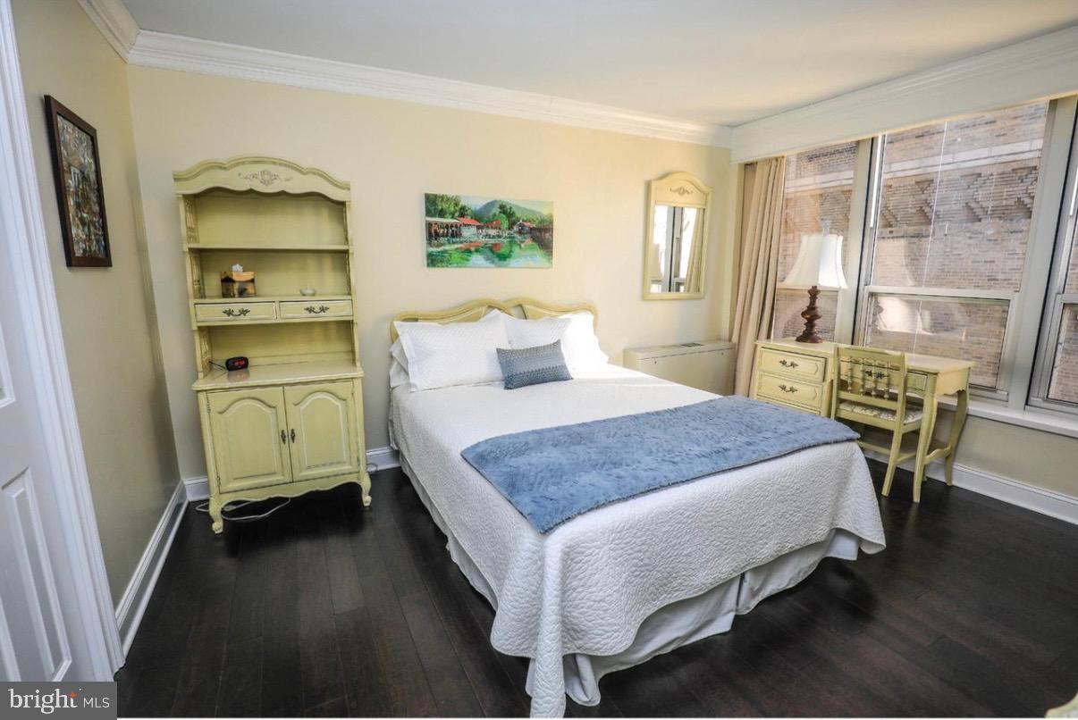 224 W RITTENHOUSE SQUARE 30 2105