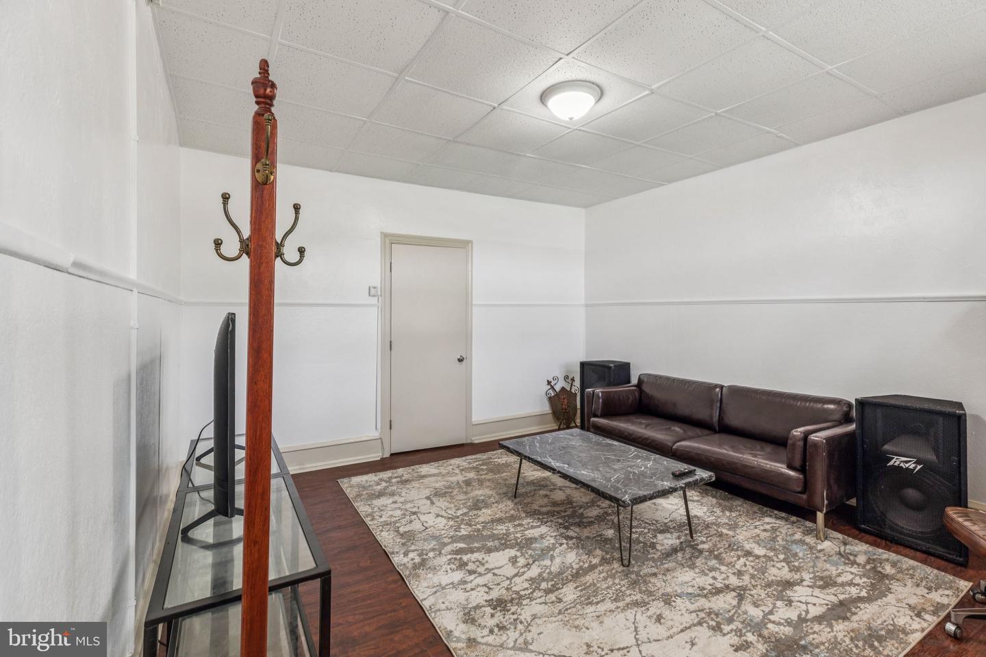 4712 Woodland Ave