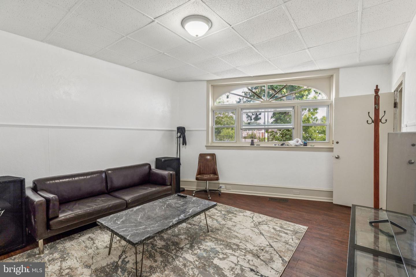 4712 Woodland Ave