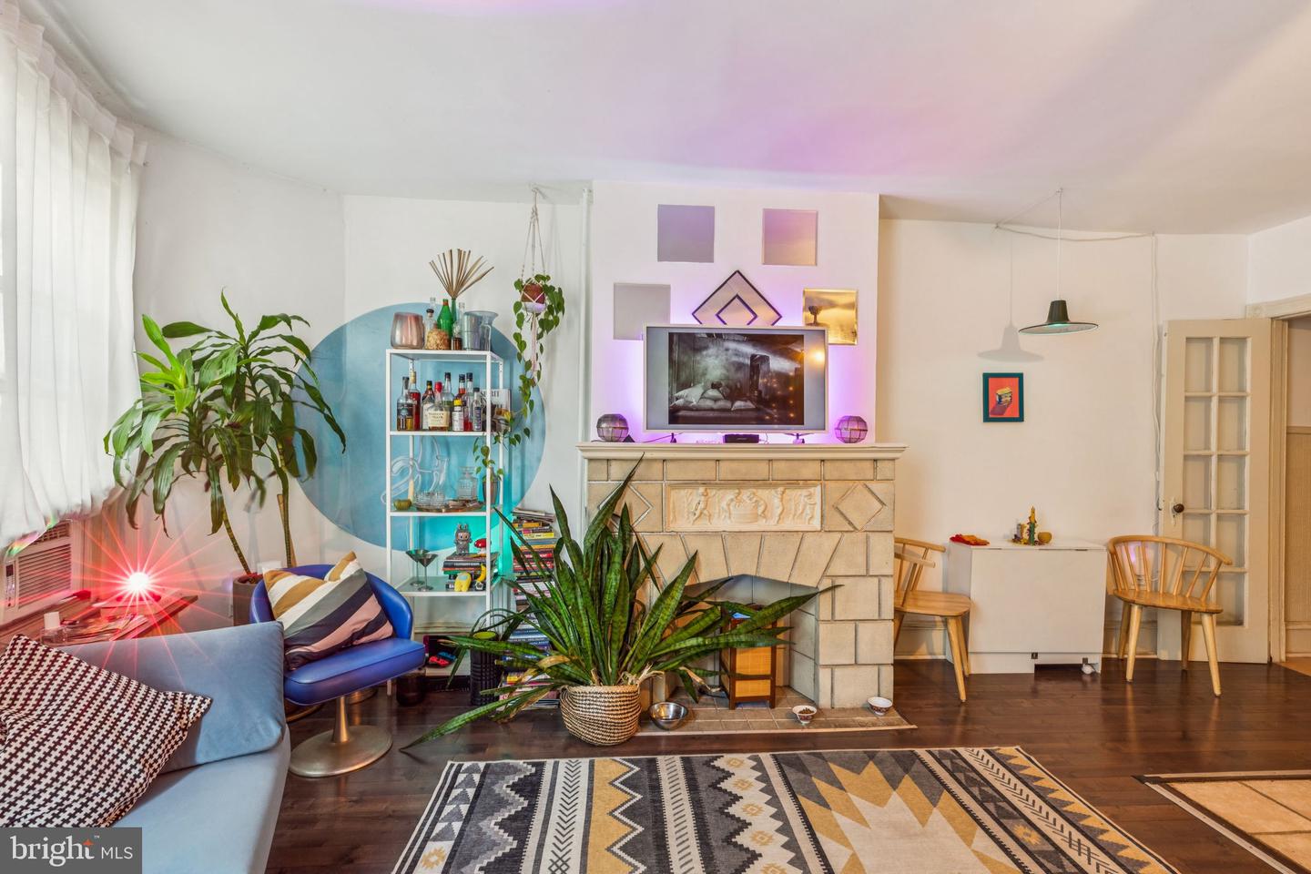4712 Woodland Ave