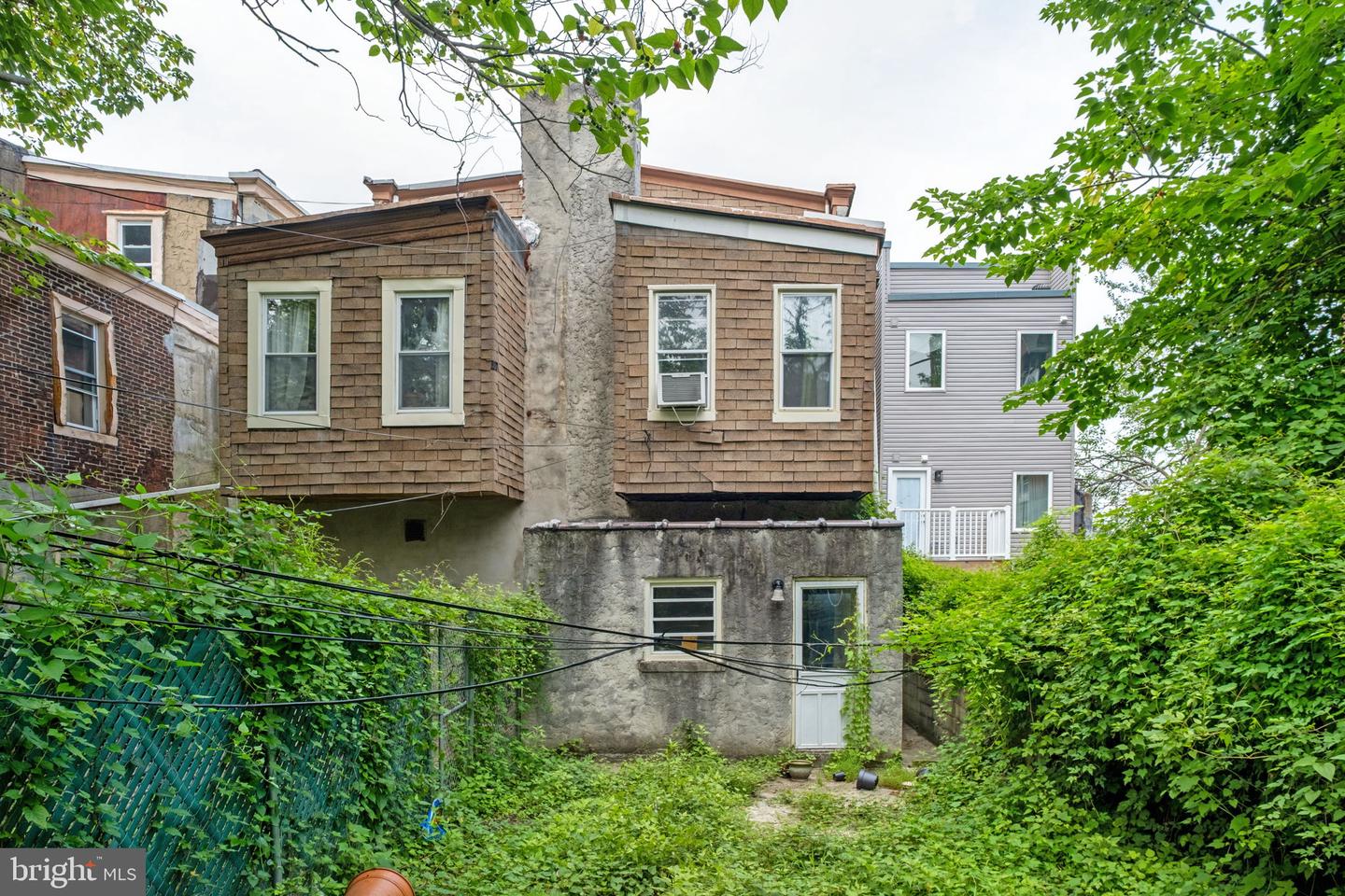 4714 Woodland Ave