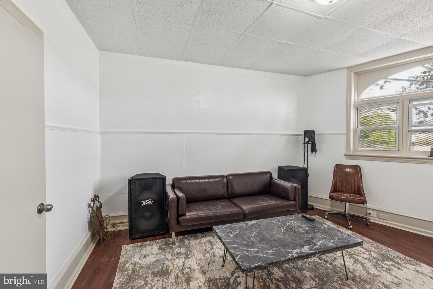 4714 Woodland Ave