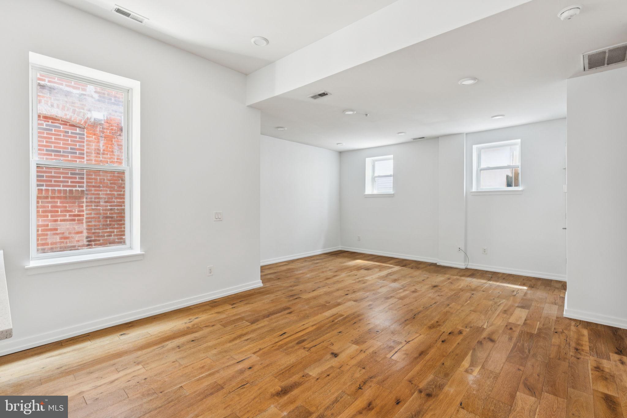 2529 FRANKFORD AVE #3