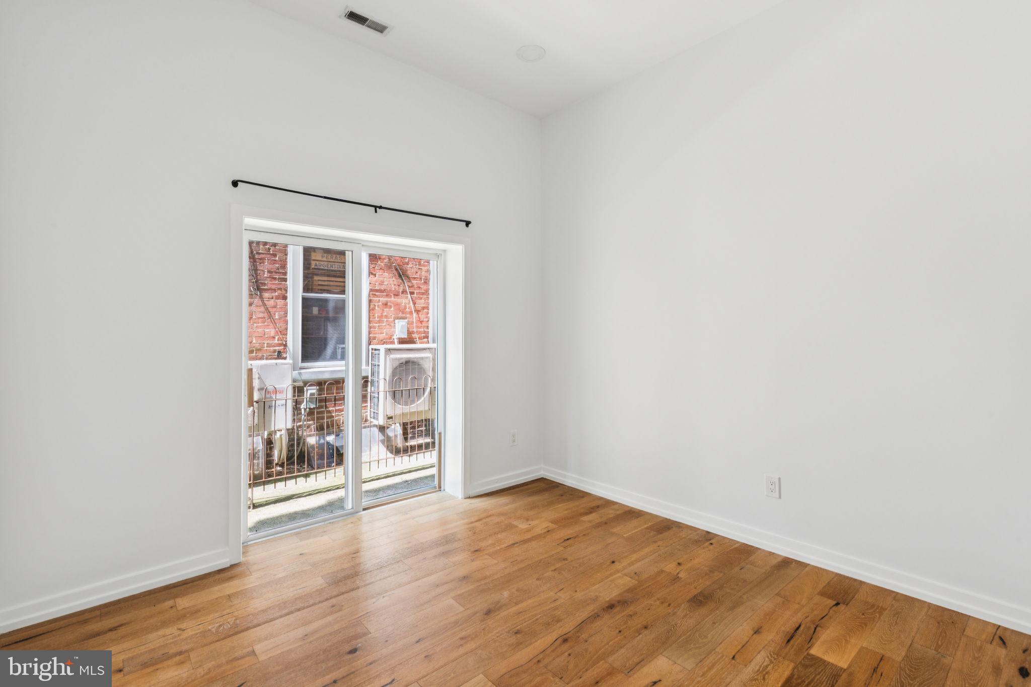 2529 FRANKFORD AVE #3