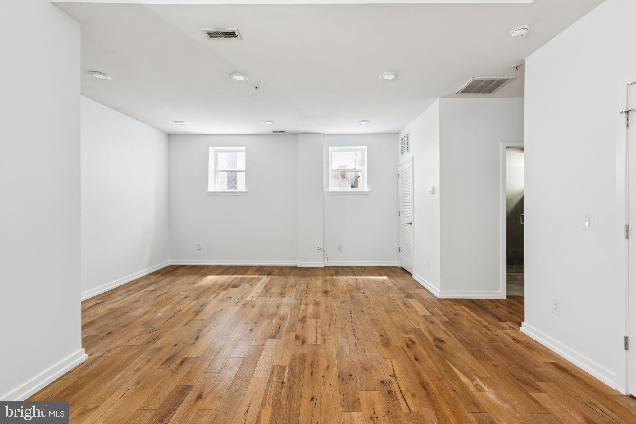 2529 FRANKFORD AVE #3