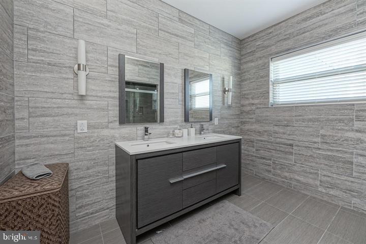 2514 FRANKFORD AVE #2