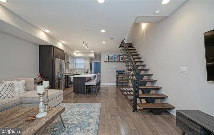 2514 FRANKFORD AVE #2