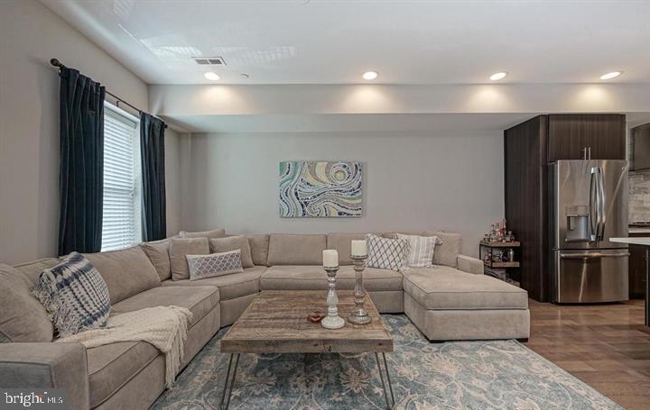 2514 FRANKFORD AVE #2
