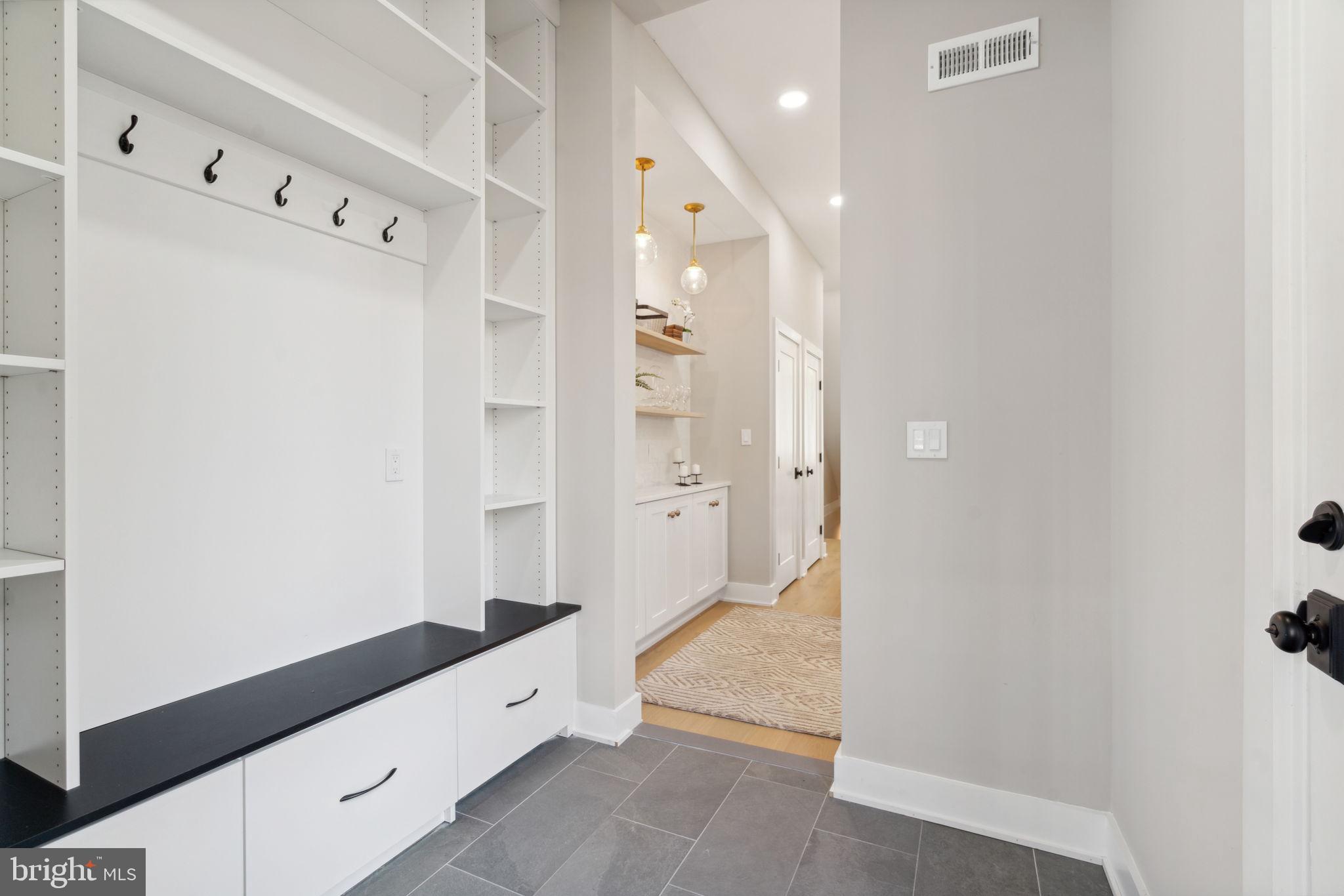 347A E GORGAS LANE