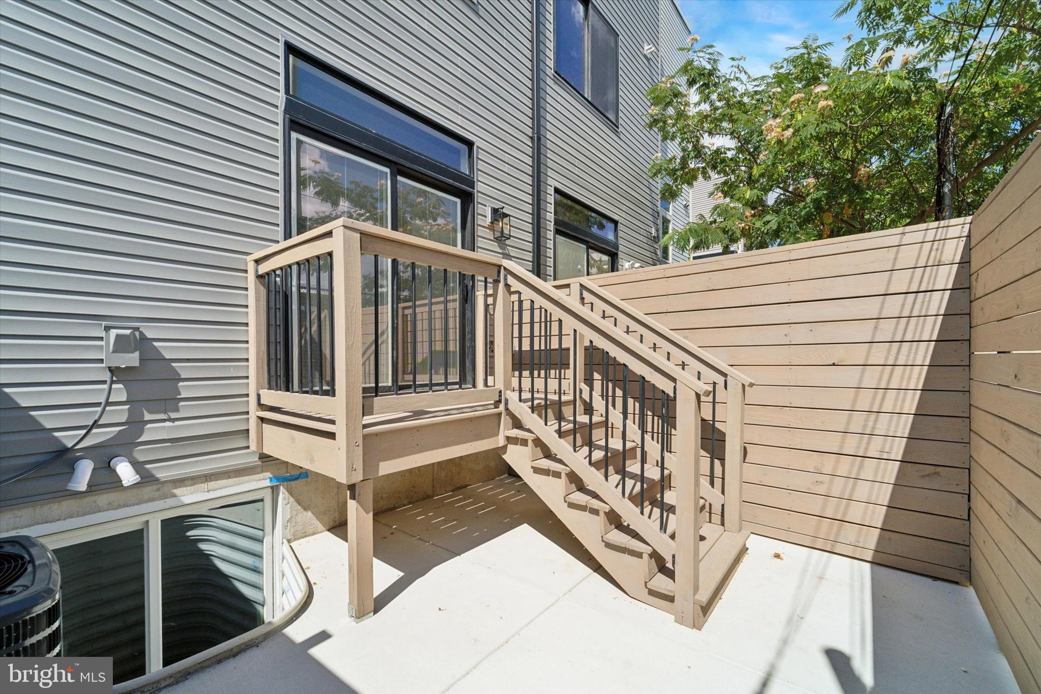 2425 CORAL STREET