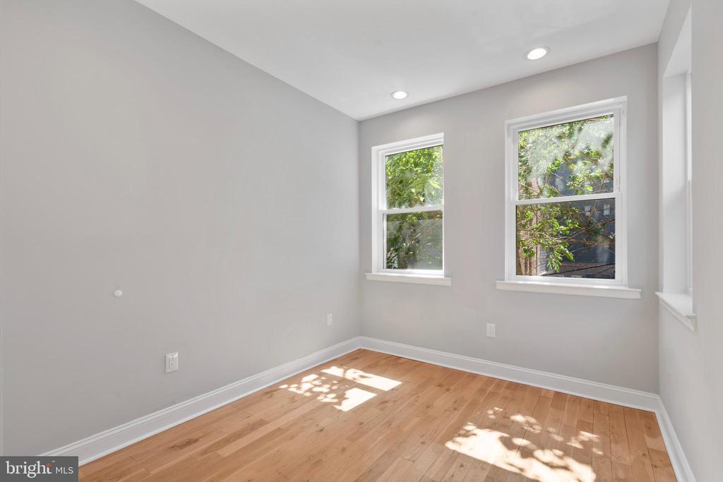 2434 KIMBALL STREET