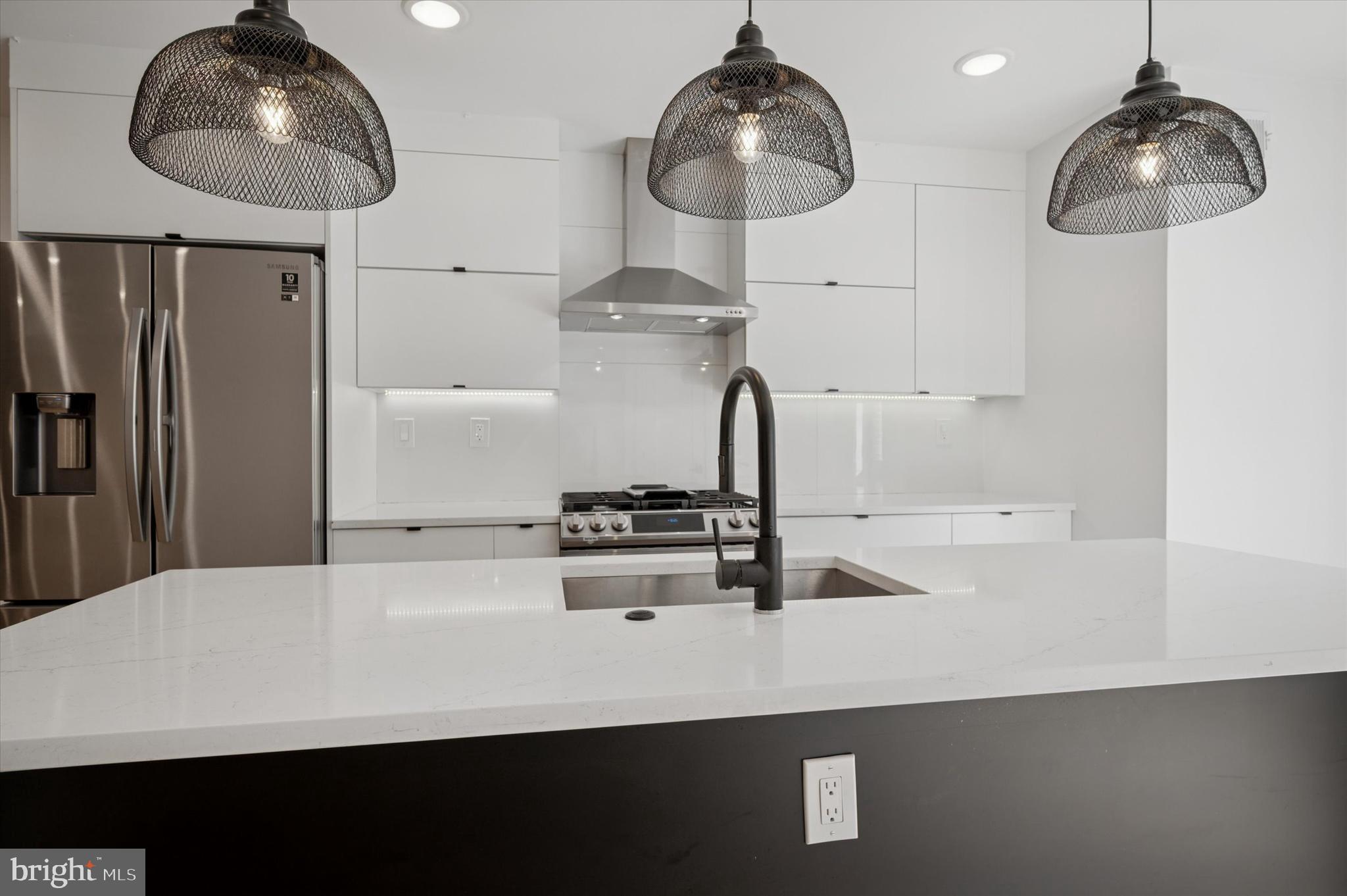 871 N 20TH STREET 1