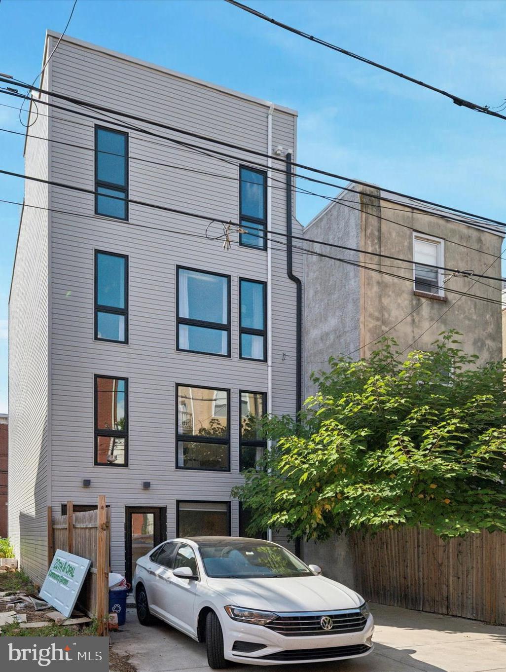 871 N 20TH STREET 1