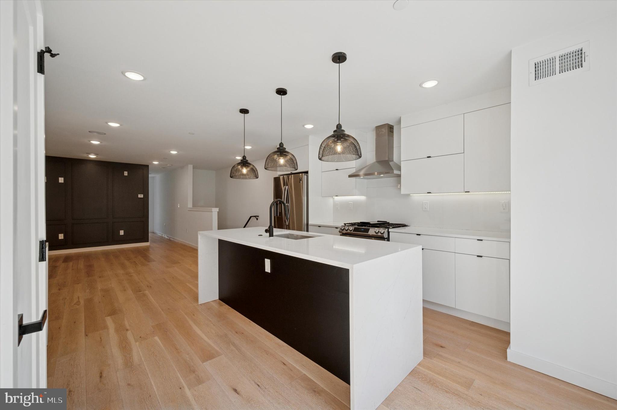 871 N 20TH STREET 1
