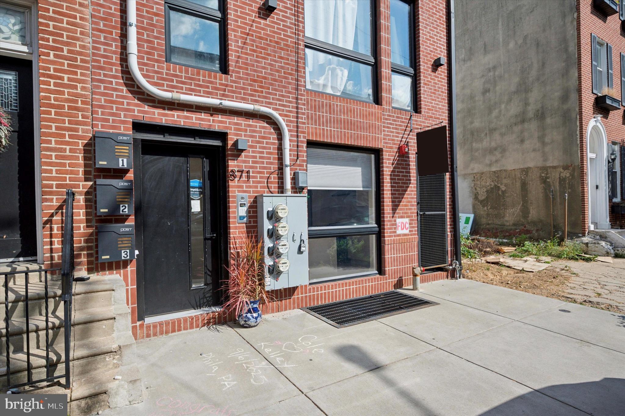 871 N 20TH STREET 1