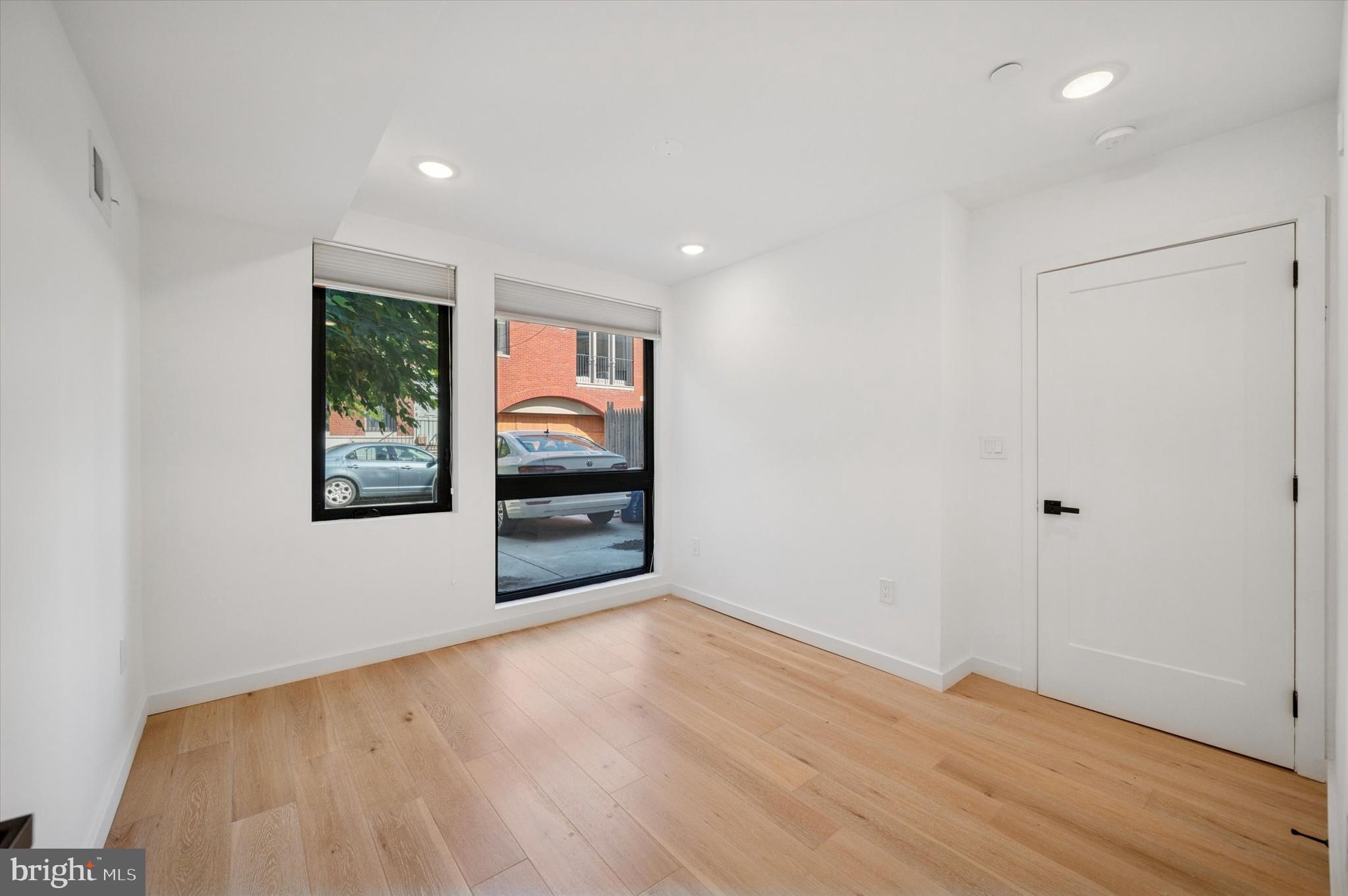 871 N 20TH STREET 1