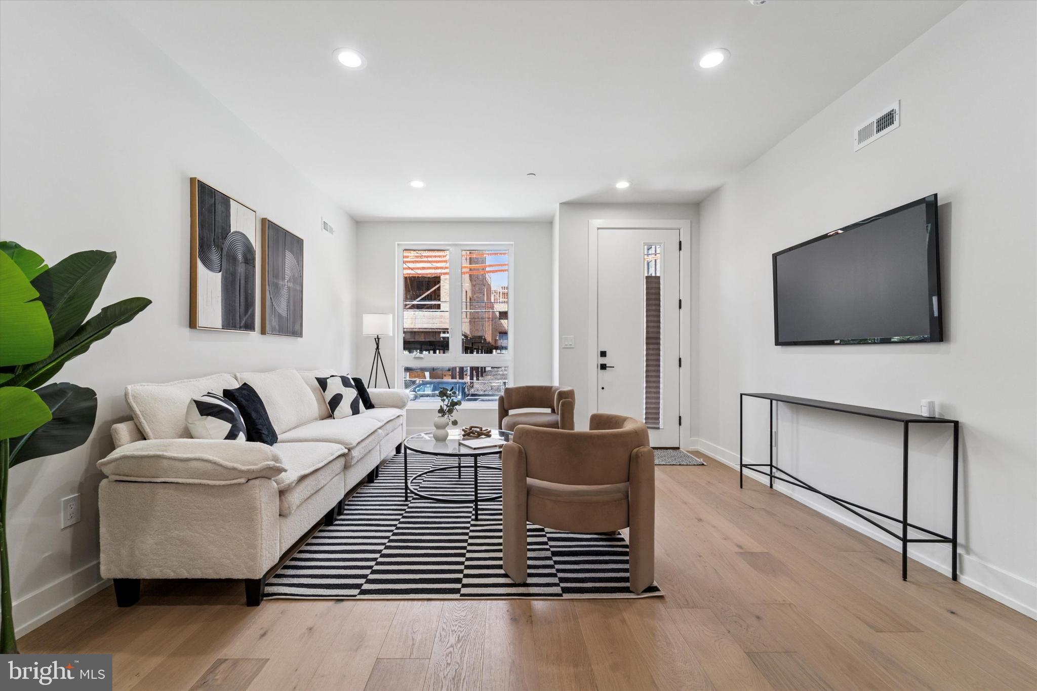 2427 CORAL STREET