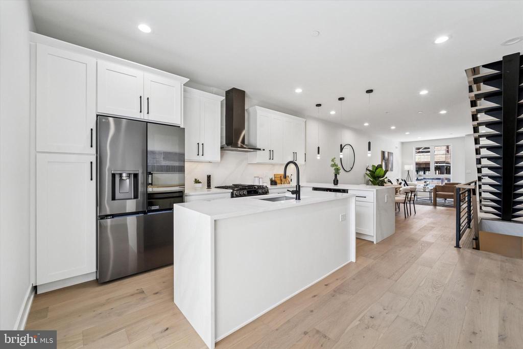 2427 CORAL STREET
