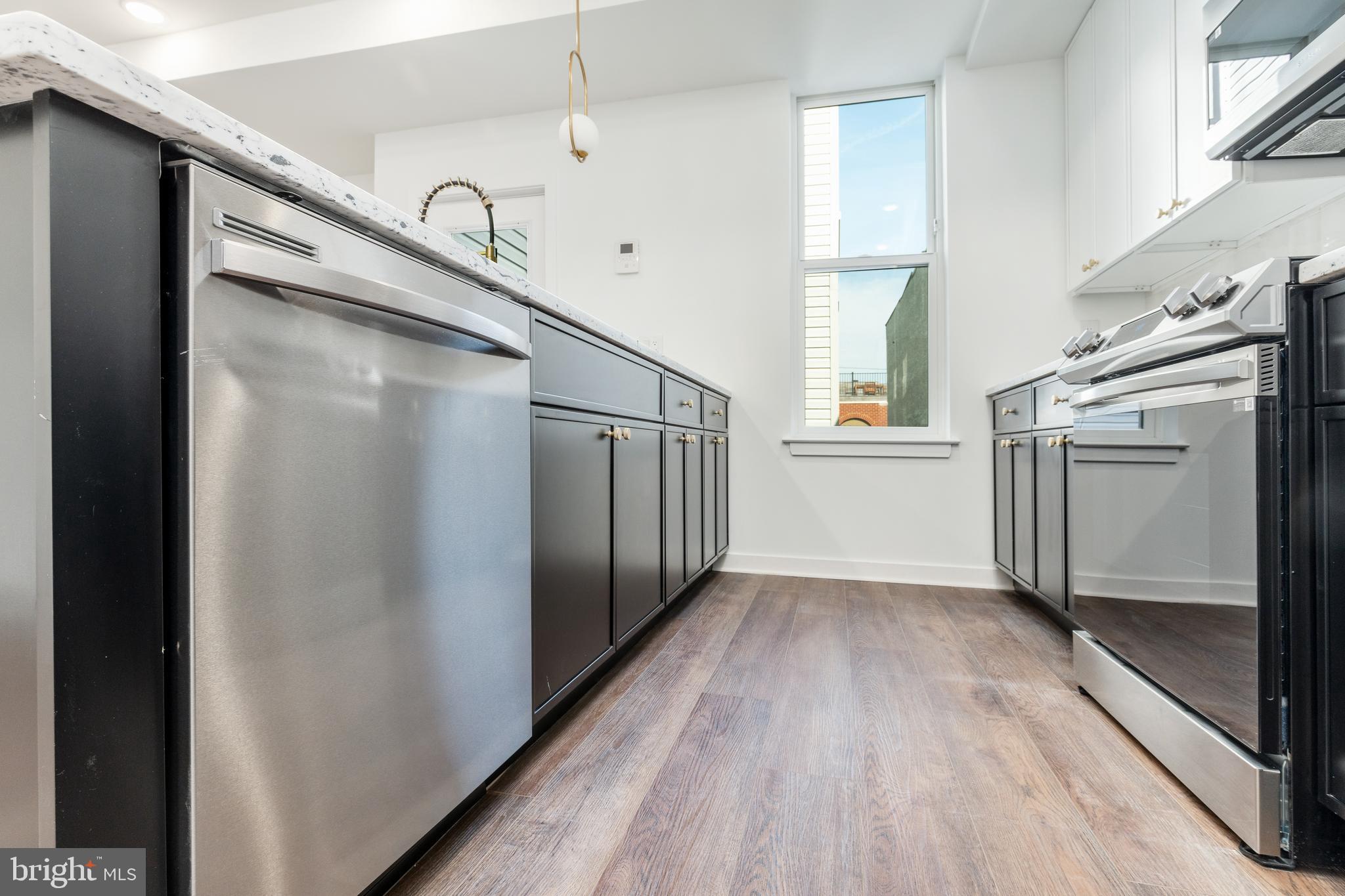 608 S AMERICAN STREET 6