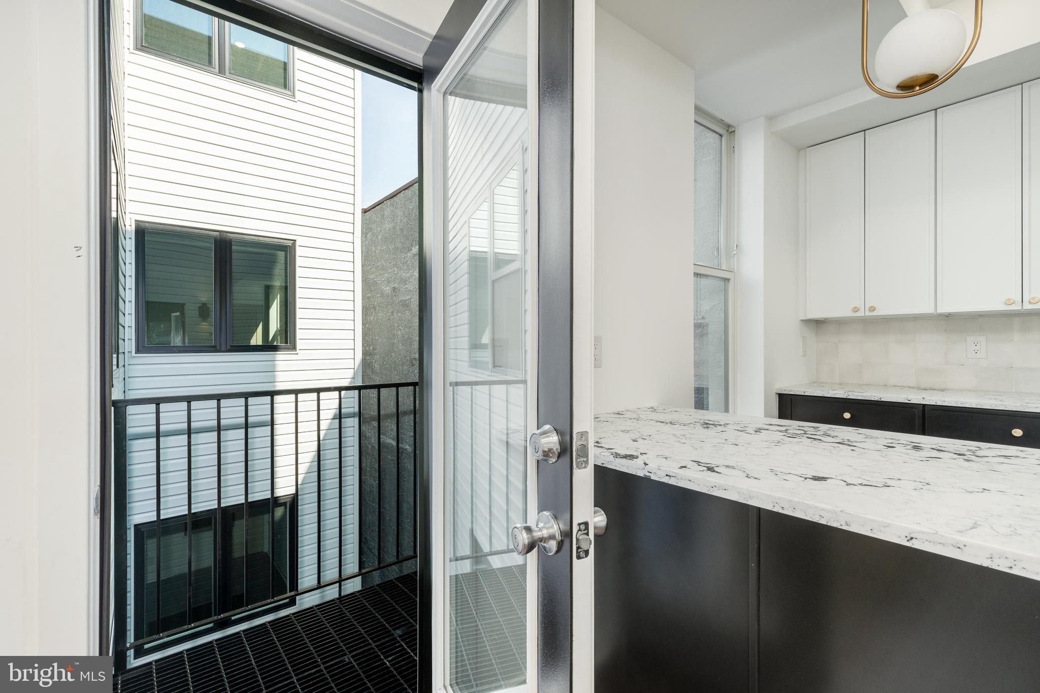 608 S AMERICAN STREET 6