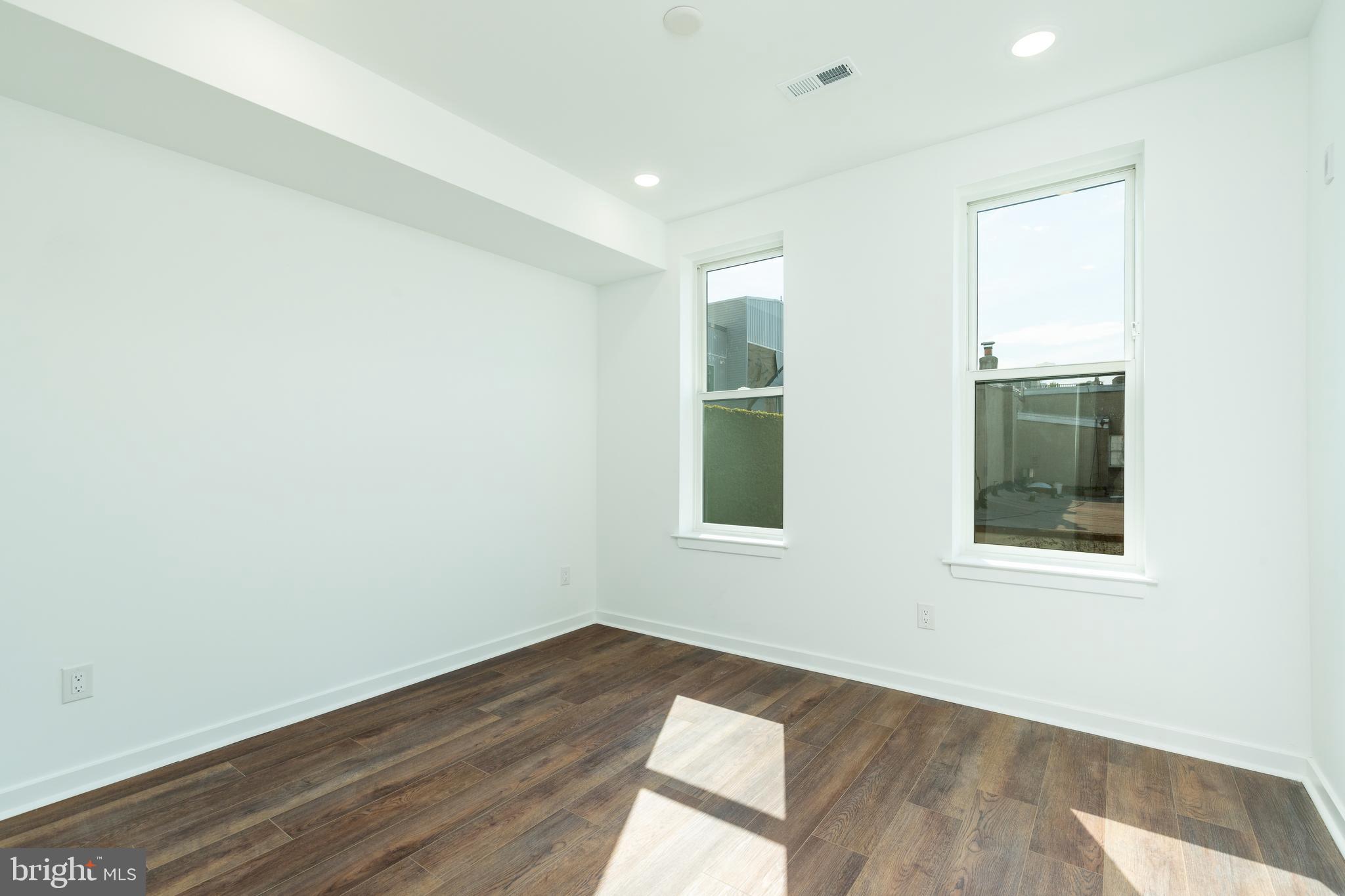 608 S AMERICAN STREET 6