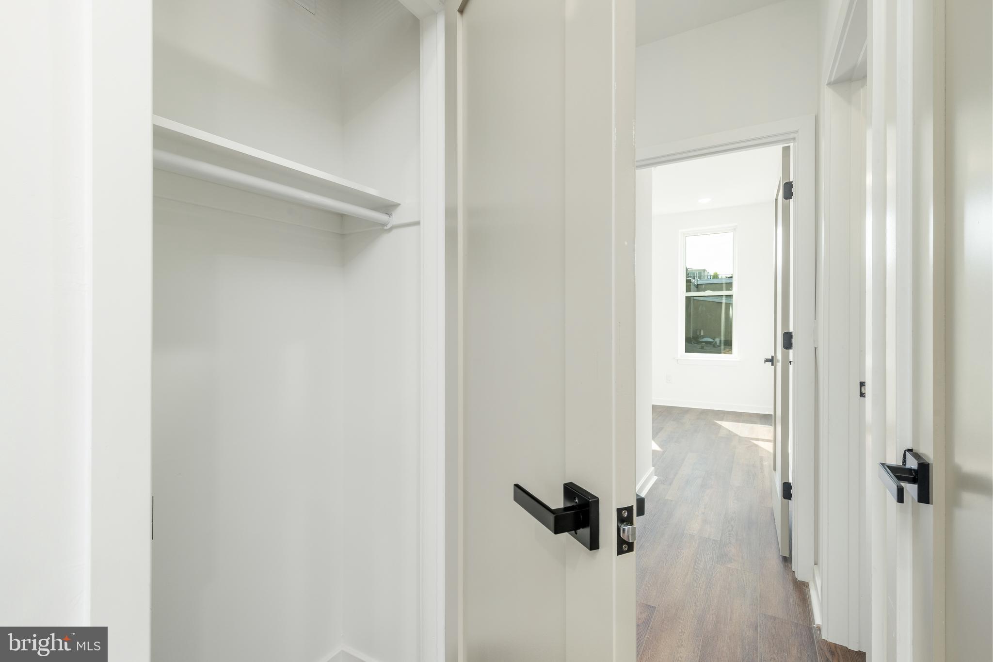 608 S AMERICAN STREET 6