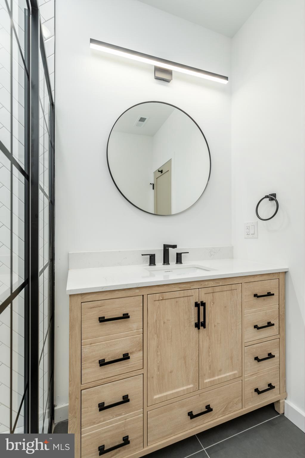 608 S AMERICAN STREET 6