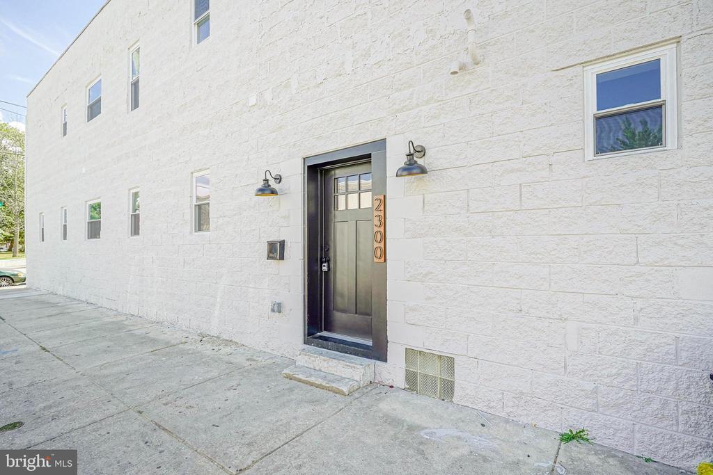 2300 S 6TH STREET