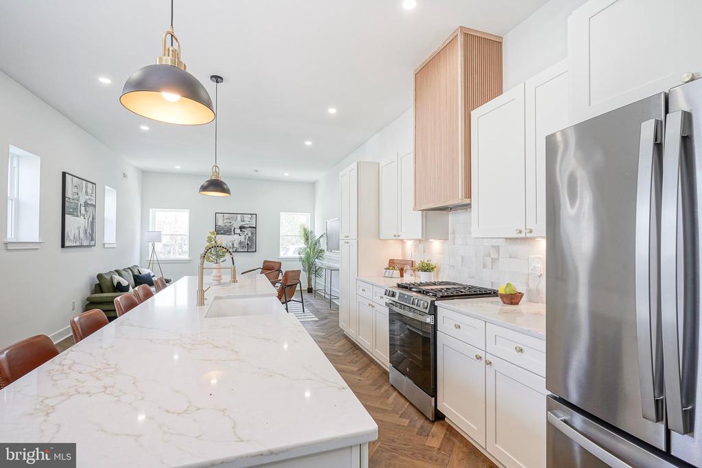 2300 S 6TH STREET