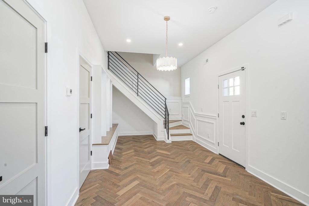2300 S 6TH STREET