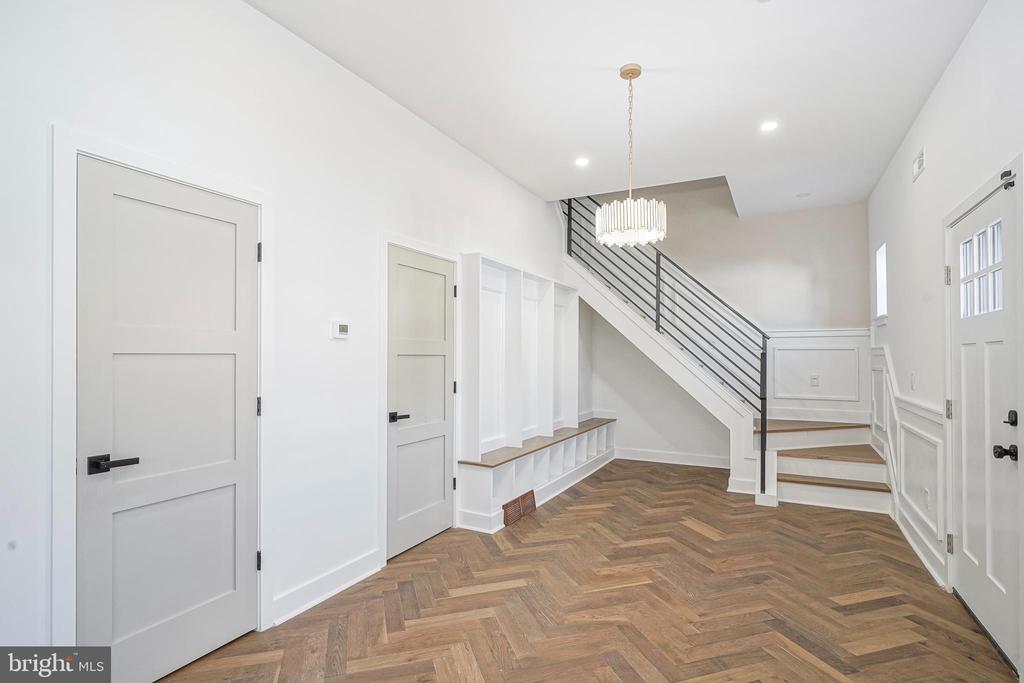 2300 S 6TH STREET