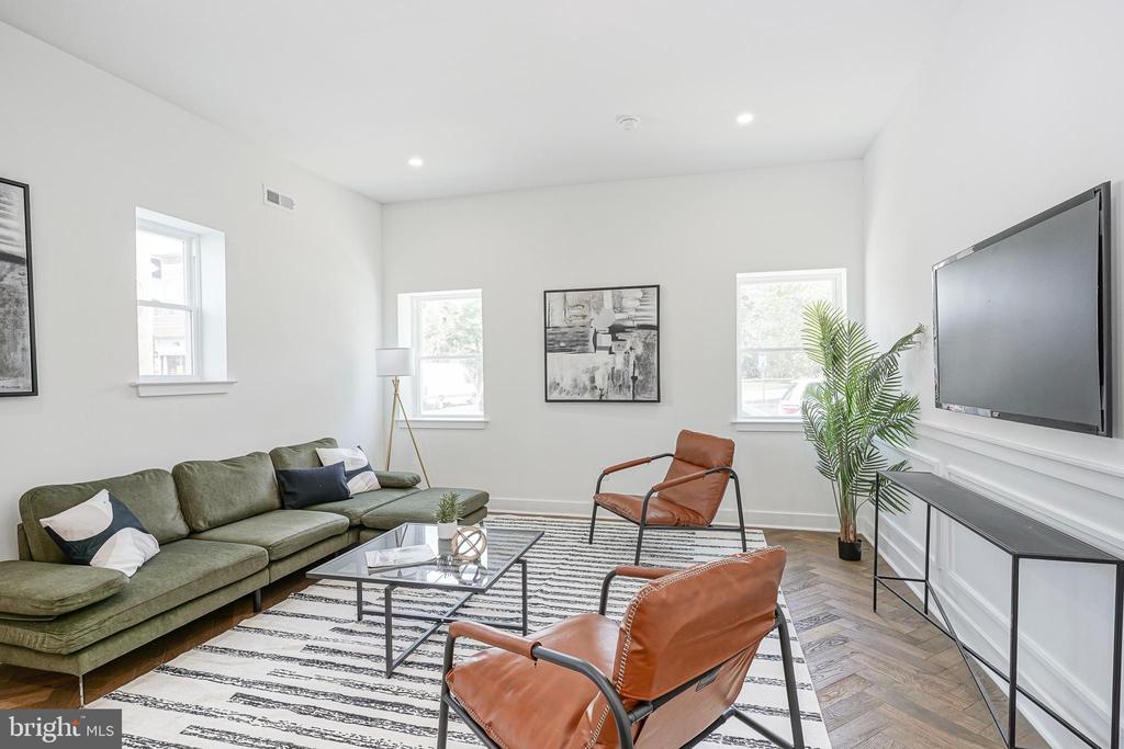 2300 S 6TH STREET