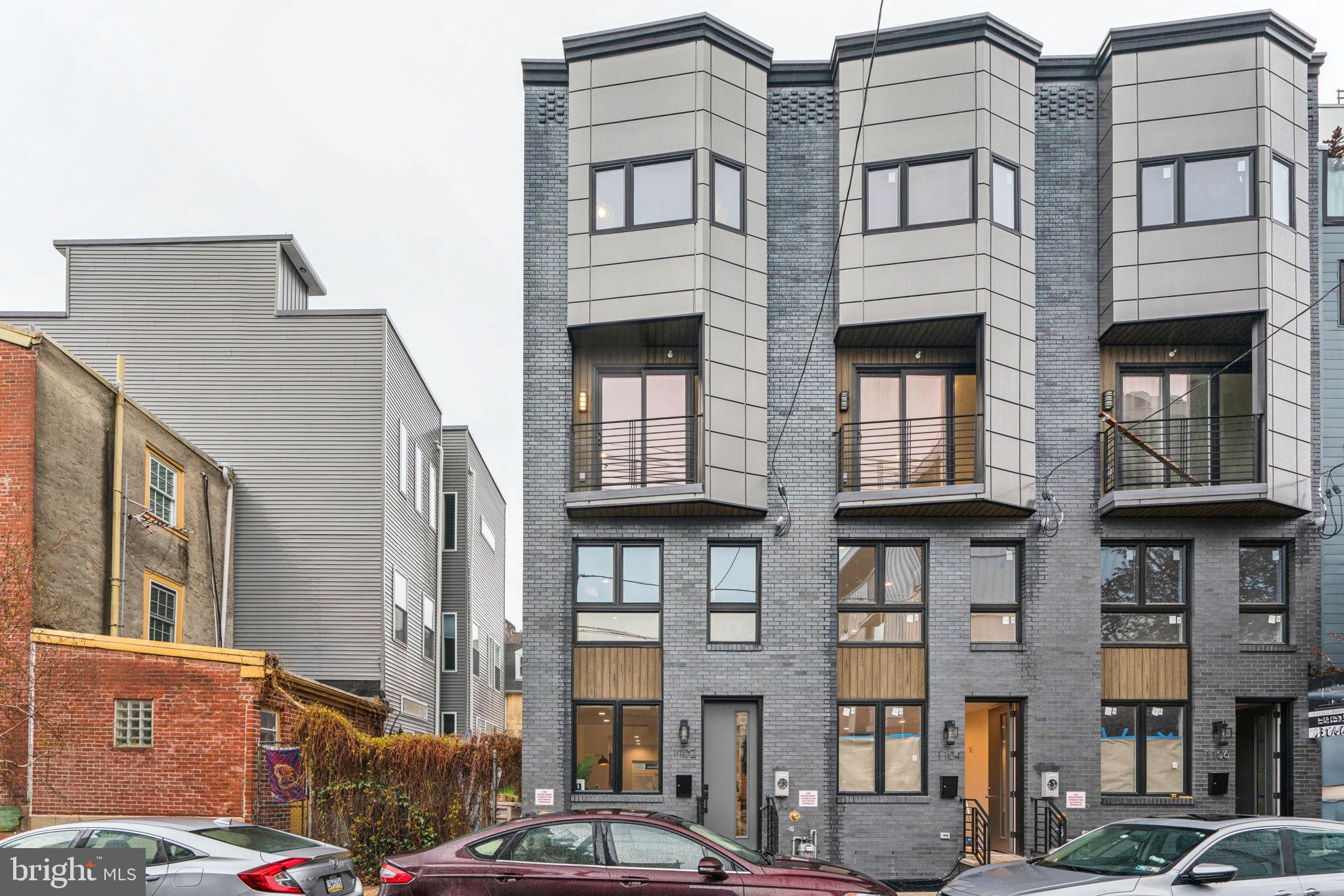 1102 N BODINE STREET