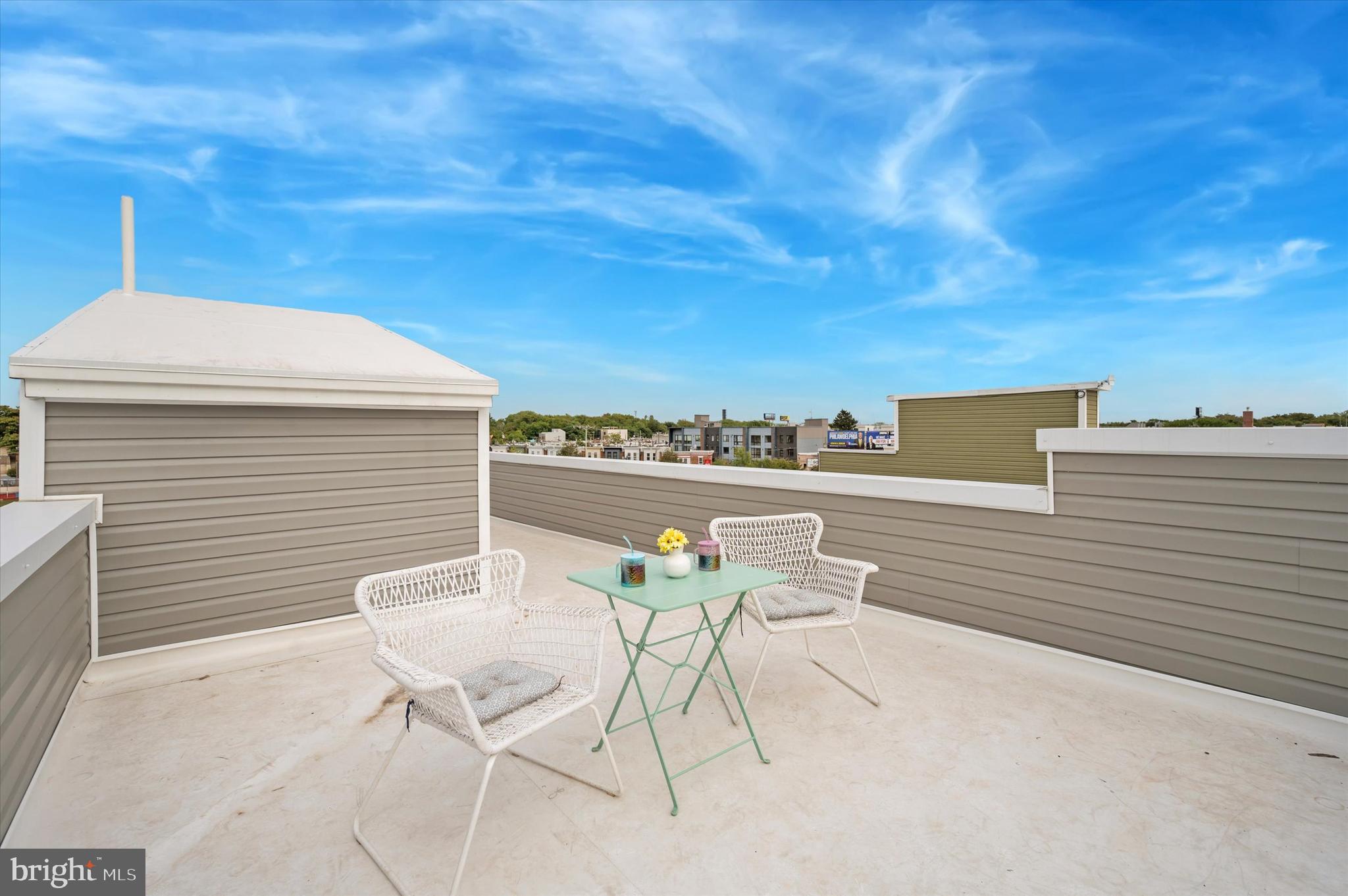 2439 E HUNTINGDON STREET