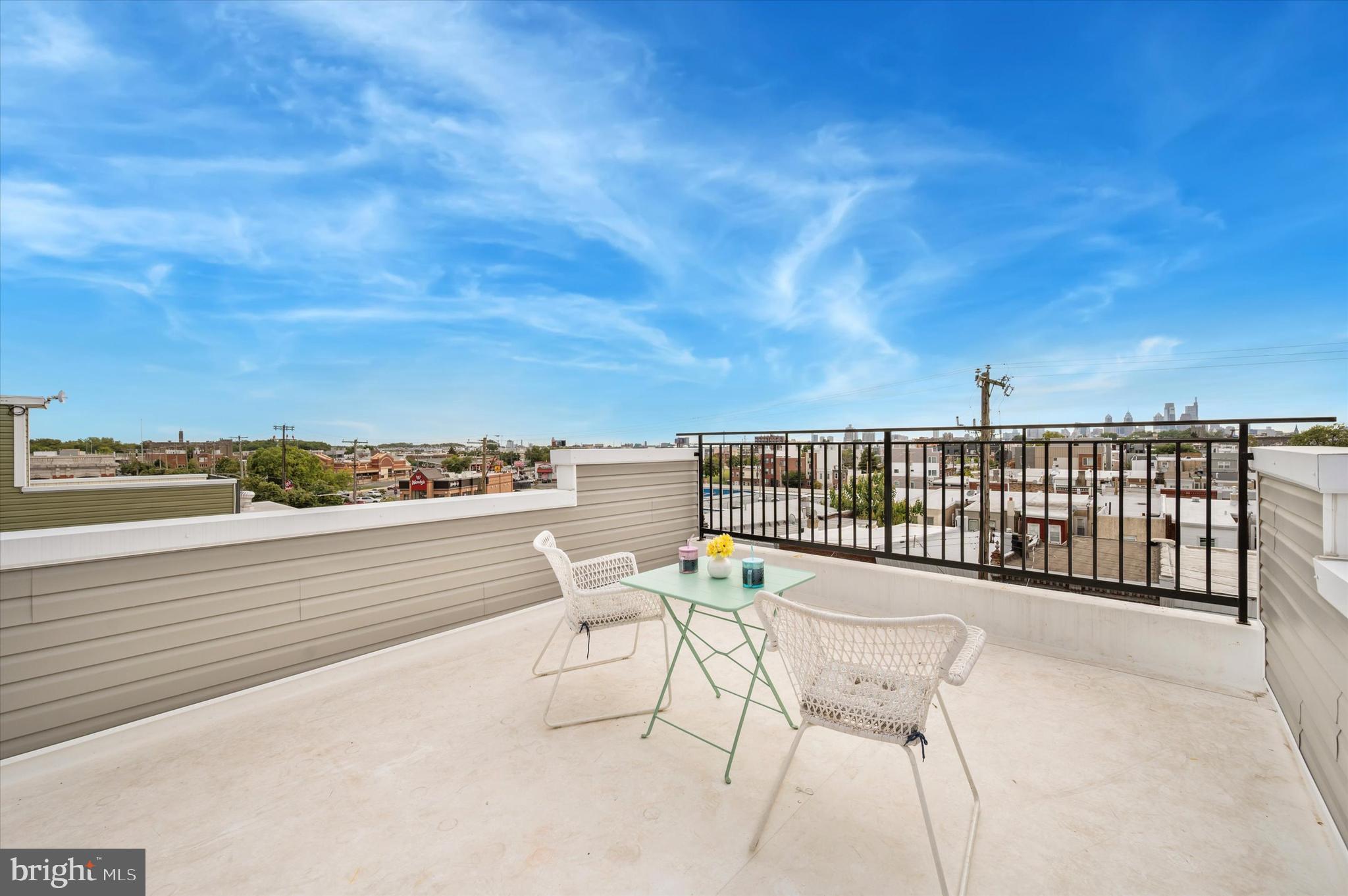 2439 E HUNTINGDON STREET