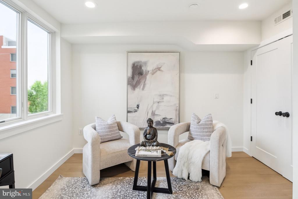 602 BRENNA WALK