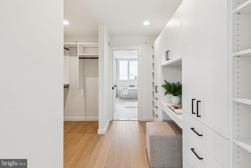 602 BRENNA WALK