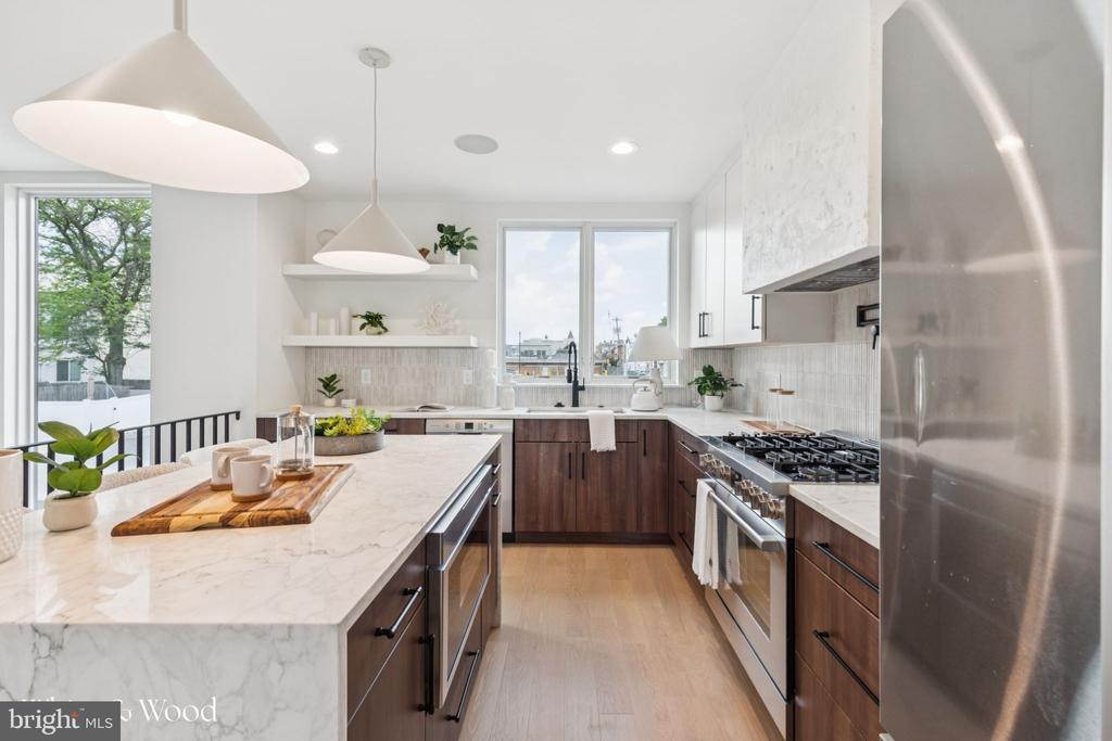 602 BRENNA WALK